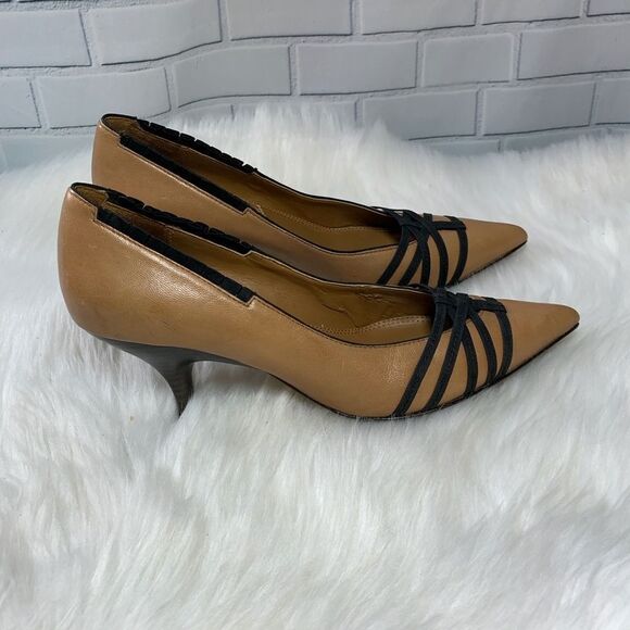 Tahari Tan Kitten Heels Black Trim Size 6.5 - Picture 2 of 6